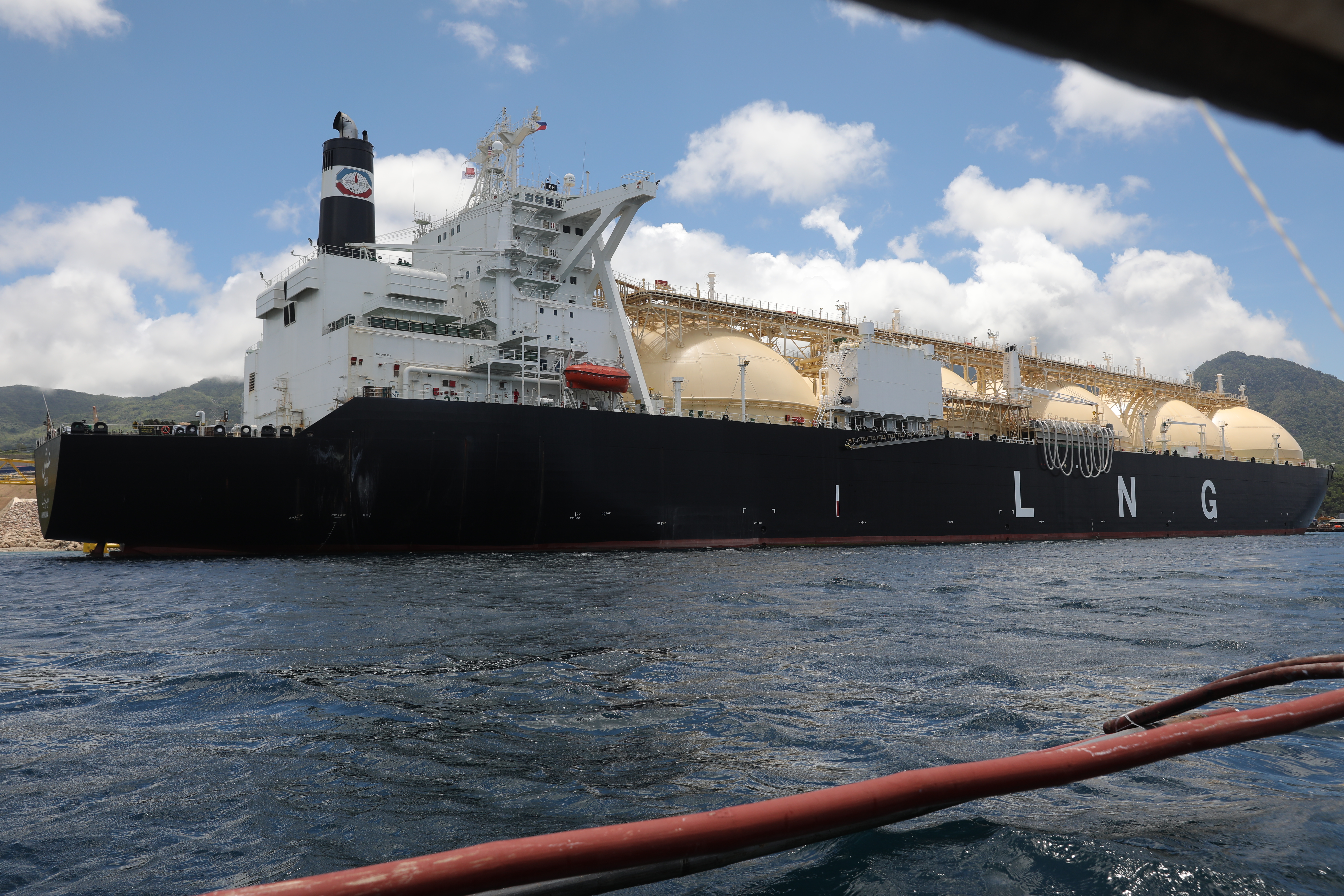 REPORT – LNG, SHIPPING, AND THE AMAZON OF THE OCEANS: Scoping Key Issues and Potential Impacts of the Massive Expansion of LNG in the Verde Island Passage